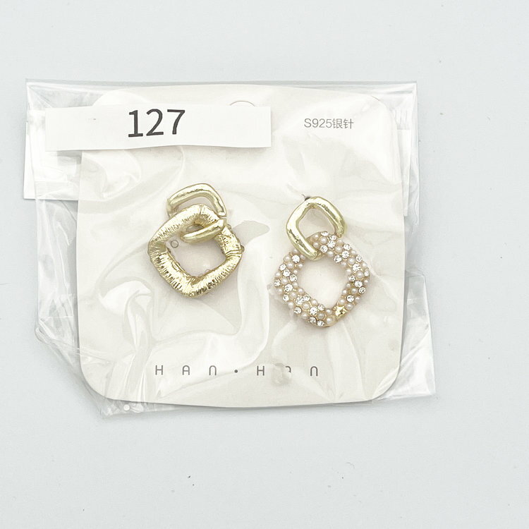 ピアス 激安 レディース シンプル おしゃれ かわいい 普段使い お買い得 安い お手頃価格 軽量 人気 アクセサリー 大人 学生 高校生 大学生 社会人 プレゼント ギフト 快適 メンズ ユニセックス イヤリング