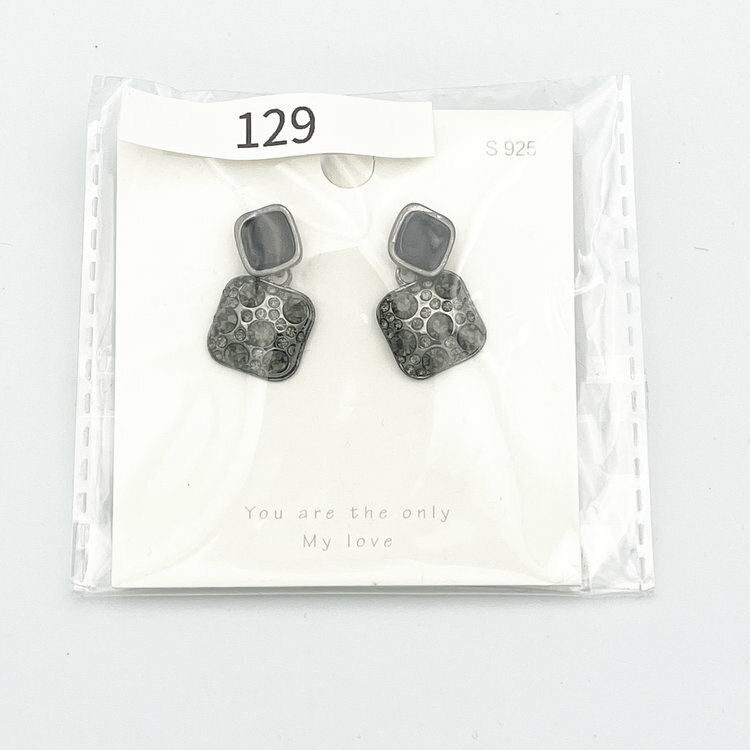 ピアス 激安 レディース シンプル おしゃれ かわいい 普段使い お買い得 安い お手頃価格 軽量 人気 アクセサリー 大人 学生 高校生 大学生 社会人 プレゼント ギフト 快適 メンズ ユニセックス イヤリング