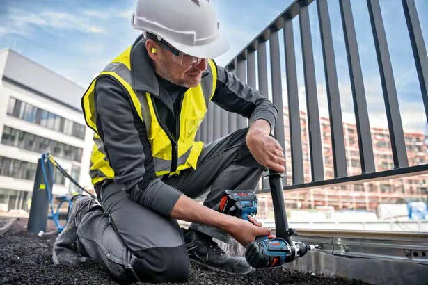 BOSCH���ܥå��女���ɥ쥹��ư�ɥ饤�С��ɥ��GSB 18V-150CH�����ΤΤ����ӡ����Ŵ�������������Ǥ�������Բľ��ʤǤ����̳�ƻ�����졦Υ������ӱ��¤�����ޤ���