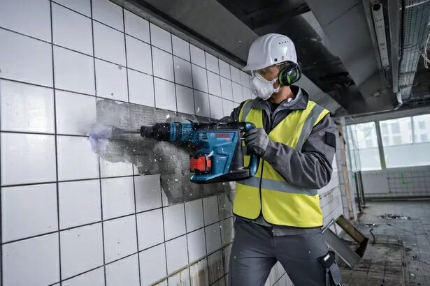 BOSCH���ܥå��女���ɥ쥹��ư�ɥ饤�С��ɥ��GBH 18V-40CH�����ΤΤ��ˤĤ���ѡ�SDS-max��������ӡ����Ŵ�������Ǥ�������Բľ��ʤǤ����̳�ƻ�����졦Υ������ӱ��¤�����ޤ���