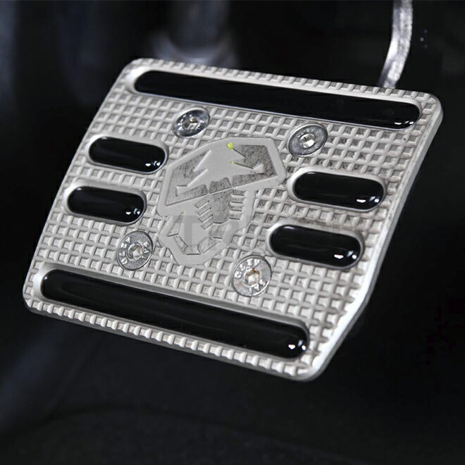 適合車種 メーカー 車種 備考 ABARTH/アバルト 500 / 595 / 695 MTA用 商品特徴 Accel & Brake Pedal Anti Slip Decal for ABARTHは、アバルト純正アクセル&ブレーキペダルに簡単に貼り付けられるポッティングデカールです。 弾性力があり衝撃等を吸収する効果があるウレタン樹脂を材質としたポッティングデカールは、ペダルワーク時に滑ることもなく確実な操作が行え、ABARTHの足元を精悍な印象に引き締めます。 注意事項 ※上記価格は商品本体の価格となります。車両への取付工賃および送料は含まれておりません。 ※セット内容は改良のため予告なく変更する場合があります。ABARTH純正 500 / 595 / 695 MTA　アルミブレーキペダル(右ハンドル)用ポッティングデカールです。