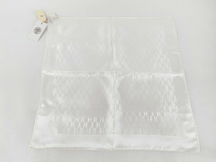 HERMES エルメス ハンカチーフ POCHETTE FACONNEE H GRAND H ポシェット ファソネH グランH 050575T Blanc（ホワイト）系 シルク100％ レディース ポケットチーフ スカーフ 新品未使用展示品【本物保証】【中古】