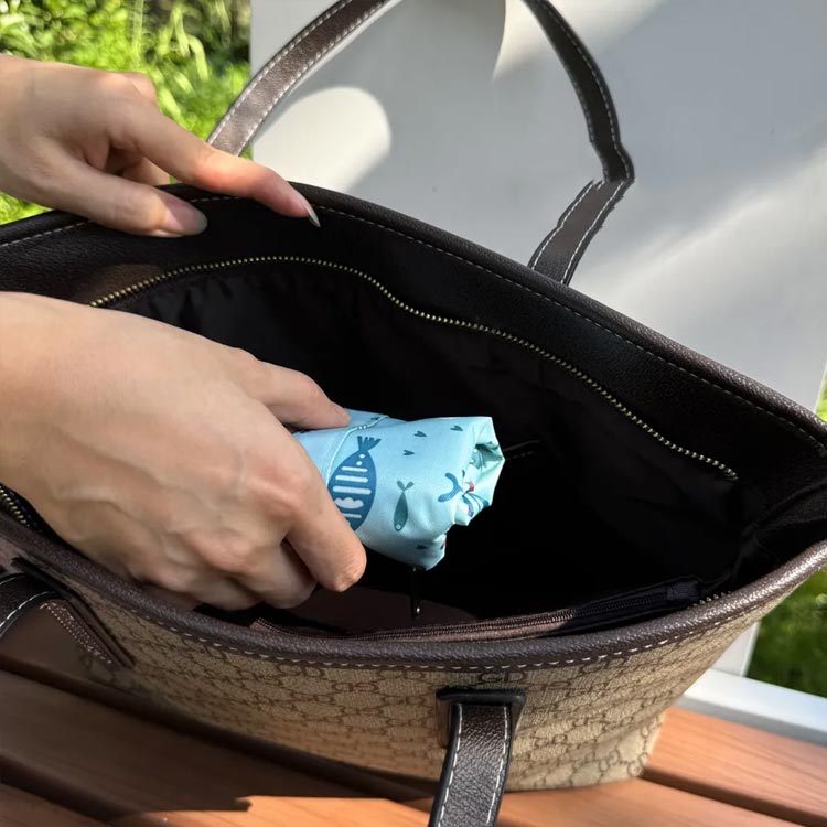 濡れない 折りたたみ傘 傘カバー 超吸水 吸水 傘収納 カバー コンパクト 折りたた...