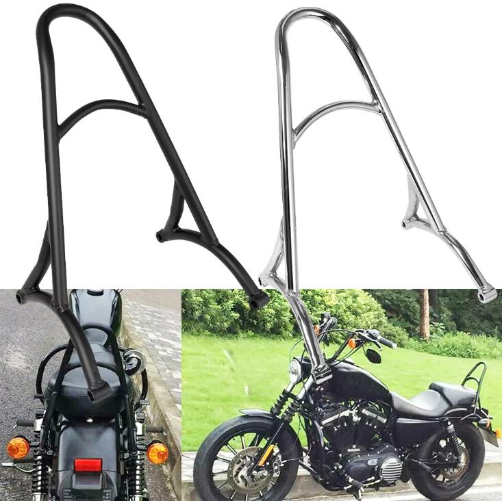 商品名：ハーレー スポーツスター XL883 XL1200 48 2004-2016 脱着式 シーシーバー バックレスト ブラック クローム※お届けまでに、通常2-3週間程お時間を頂戴しております。配送会社の都合により、1ヵ月程度要する可能性もございます。【商品説明】 ハーレー スポーツスター用の脱着式シーシーバー＆バックレストです。 クラシックデザインを採用し、タンデム時の快適性向上と車体のドレスアップに最適です。 【特徴】 ・脱着式シーシーバー ・クラシックスタイルデザイン ・丈夫なスチール製 ・ブラック仕上げ ・取付用ハードウェア付属 【仕様】 ・材質：スチール ・カラー：ブラック / クローム ・タイプ：脱着式バックレスト 【適合車種】 ・Harley-Davidson Sportster XL883 2004～2016 ・Harley-Davidson Sportster XL1200 2004～2016 ・Harley-Davidson Forty-Eight（XL1200X）2004～2016 ※車両への適合はバーのサイズをご確認ください。 【セット内容】 ・シーシーバー本体 ×1 ・取付用ハードウェア一式 【ご注意】 ※取付説明書は付属しておりません。 ※ご購入前に適合車種およびサイズをご確認ください。 ※撮影環境やモニター環境により、実際の商品と色味が異なる場合があります。