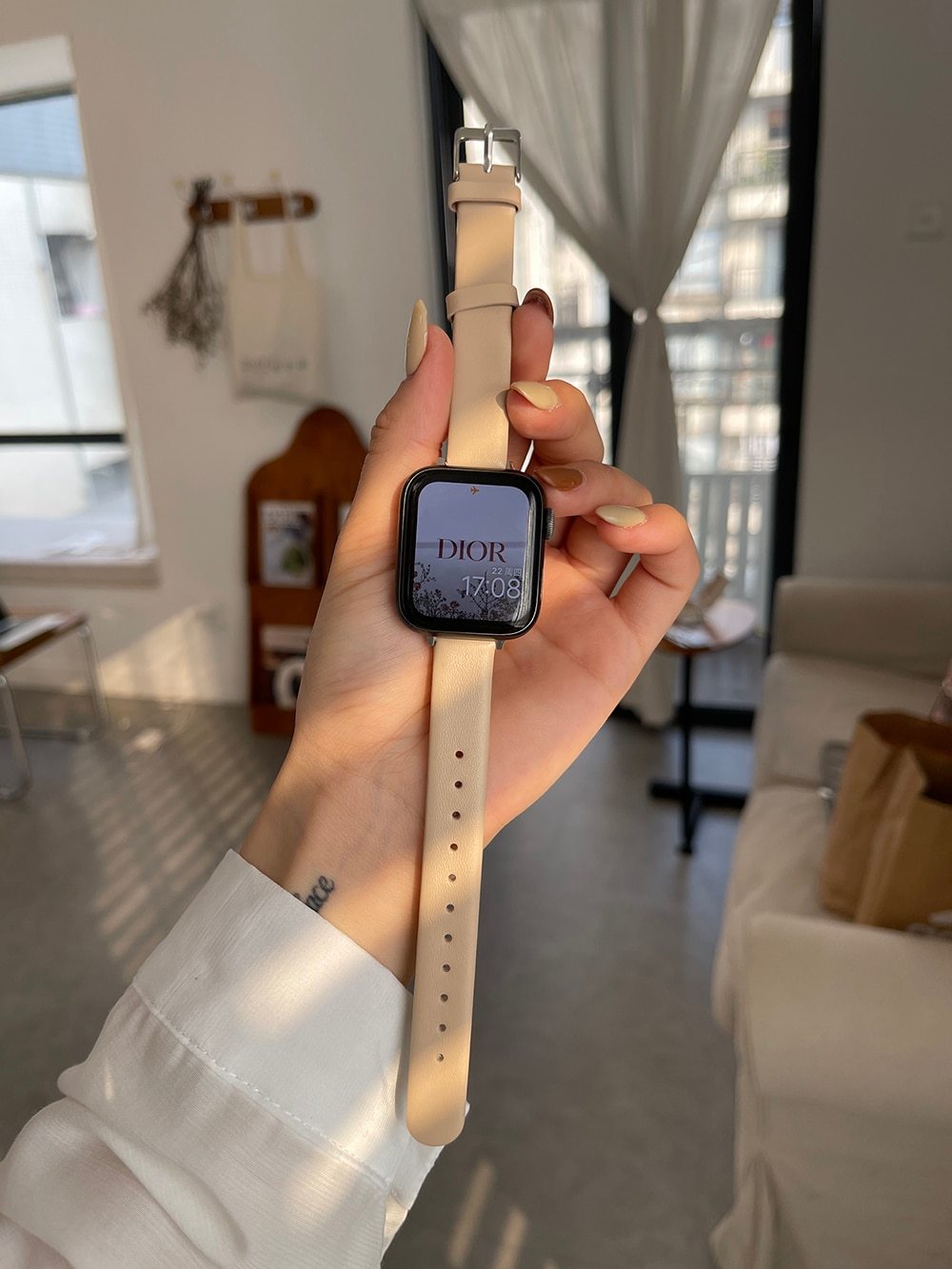 ★人気★ シンプル モダン 本革バンド