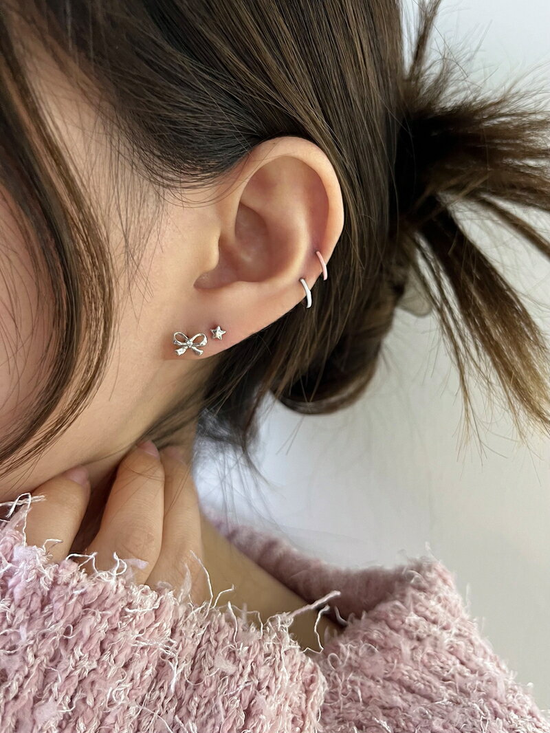 [サージカル]キッチュ キュービック リボン ボディピアス キャッチ ピアッシング ...