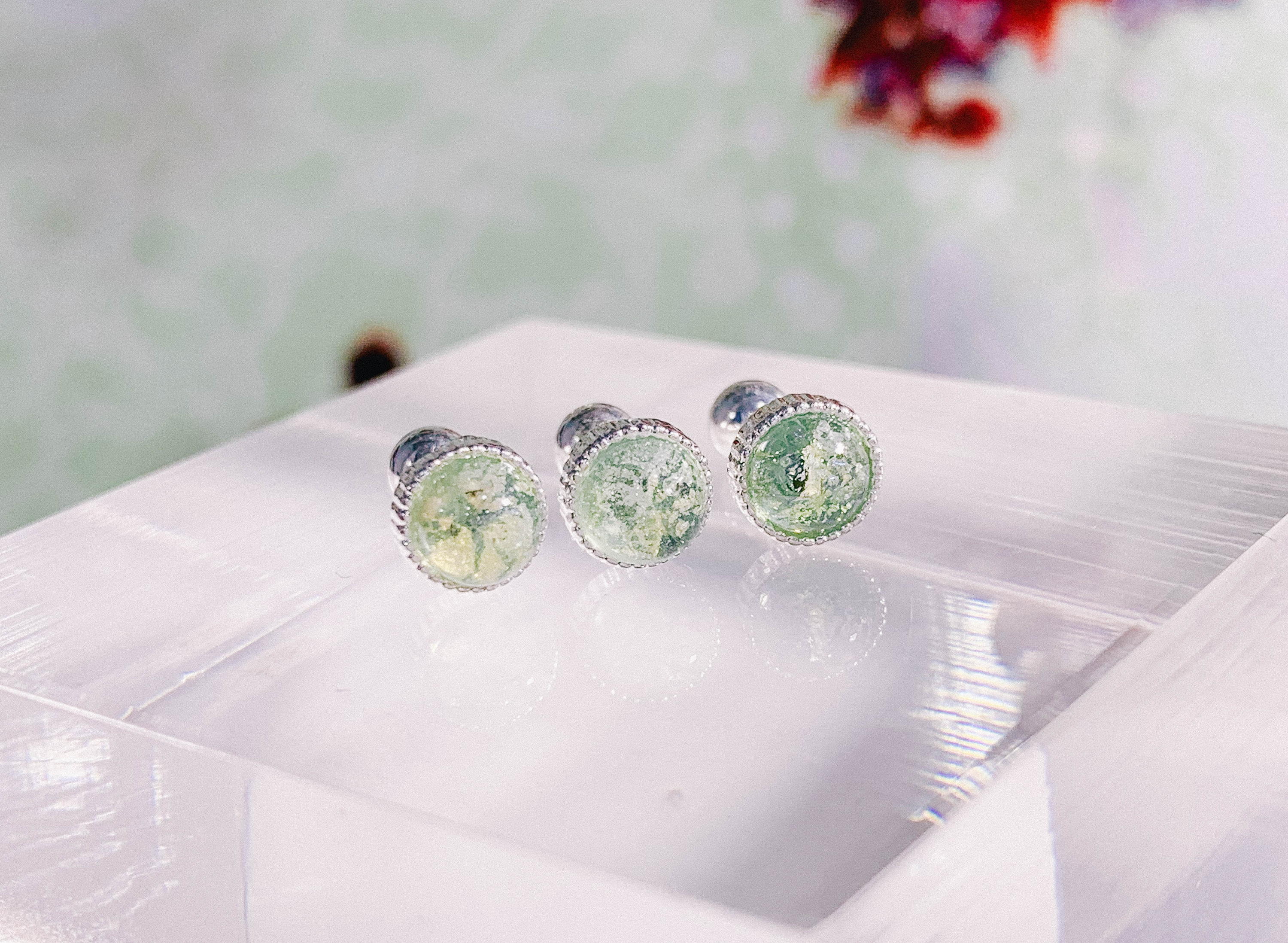 水彩画 GREEN (ピアス/ボディピアス キャッチ ボディピアス キャッチ ピアッシング 軟骨ピアス 16G 軟骨ピアス)