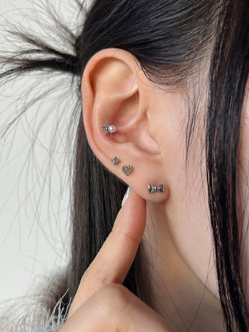 [サージカル] バレエ リボン (3type/3color) 16G ボディピアス キャッチ ピアッシング 軟骨ピアス 16G サージカル 女性 誕生日プレゼント 女友達 ギフト 金属アレルギー 対応