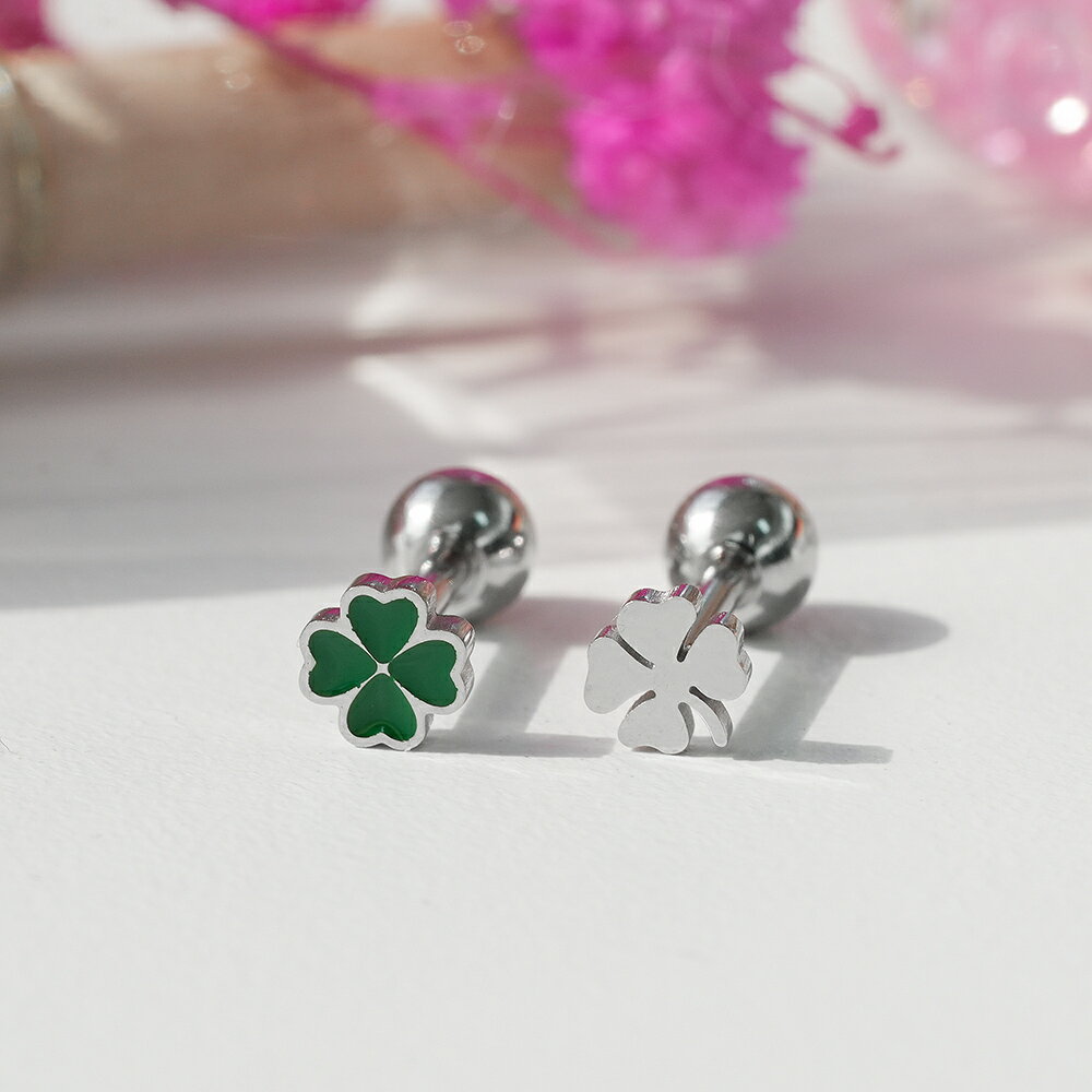 [全体サージカル]ミニ クローバー ピアッシング (2Color) 16G ボディピアス キャッチ ピアッシング 軟骨ピアス 16G サージカル 女性 誕生日プレゼント 女友達 ギフト 金属アレルギー 対応