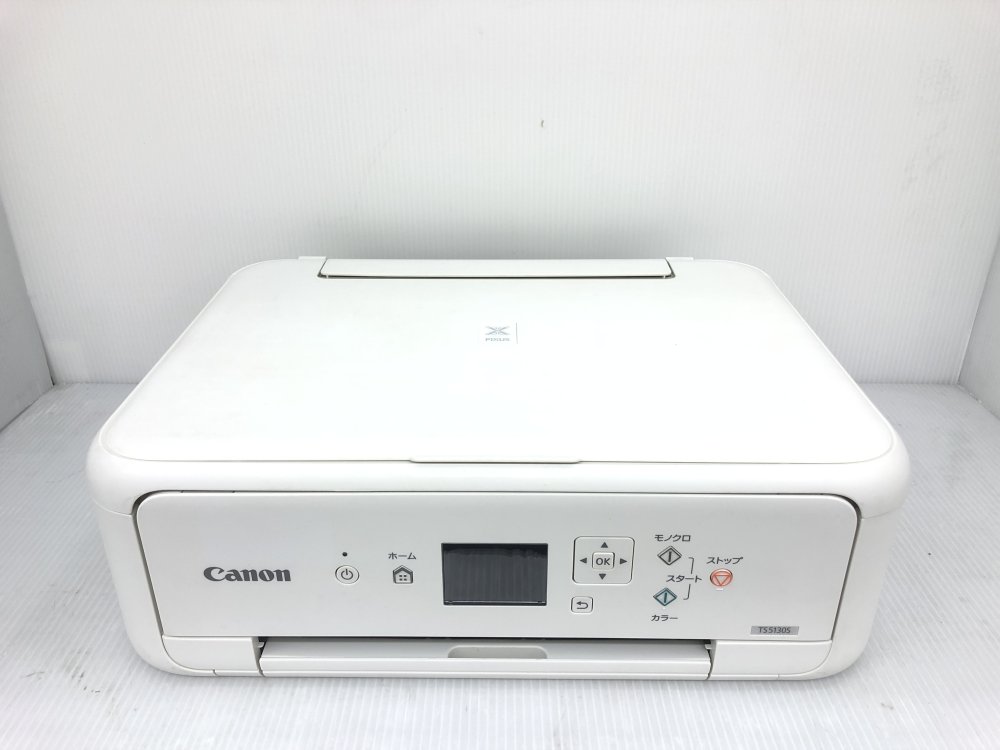 商品情報 商品状態 【印刷枚数：788以下】【30日間返金保証付】通電・印字・スキャン機能すべて動作確認しております。印刷結果はカスレもなく良好です。付属品は、本体、電源ケーブル、オリジナルマニュアル(取扱説明書/CD-R無料ダウンロードリスト付)になります。※インク漏れ防止のためインクは付属しておりませんのでご了承下さい。中古品となりますので3つの安心をお付けします。1.商品到着から30日間の安心保証をお付けします。返品に伴う送料等、返品に関わる一切の料金は当店が負担致します。2.初期設定が簡単な安心初期設定マニュアルをお付けします。商品到着後、直ぐにお使いできるように当店オリジナルの初期設定マニュアルをお付けします。※本マニュアルは純正の説明書では御座いませんのでご了承ください。3.トラブル発生時はメールによる安心対応します。万が一破損や不具合がありました場合には、是非一度評価前にご連絡をお願いいたします。誠実に対応させていただきます。 ■外装【中古品の為、多少の汚れがございますが、アルコールクリーニング済み商品です。】 ■機器内部【アルコールによる簡易クリーニング済みですが、細かい部分に多少の汚れが残っている場合があります。】 ■メーカー取扱説明書並びにCD-Rドライバーはインターネット環境があれば、無料にてダウンロード可能です。ご安心下さい。 ■発送は注文確定後24時間以内に発送致します。お急ぎ便にも対応しております。 商品の説明（新品の場合） シンプル操作で、はじめてでも使いやすいお手軽モデル 主な仕様 製品特徴:シンプル操作で使いやすいエントリーモデル