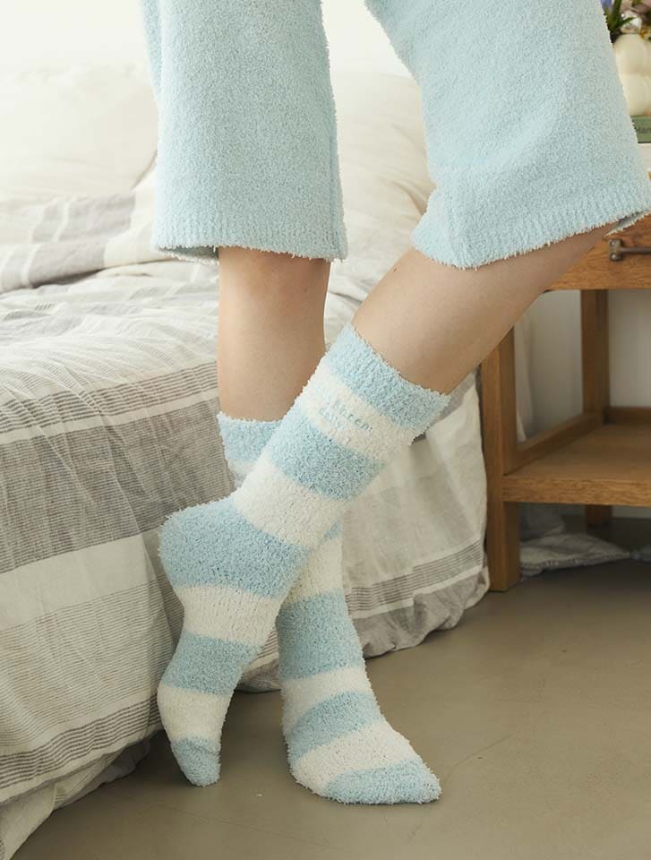【閉店セール】12/3まで ロゴ入りもこもこルームソックス レディース 靴下 レッグウェア 【送料無料】ボア ショート ルームウエア もこもこ ゴム リボン ボトムス 楽ちん 2