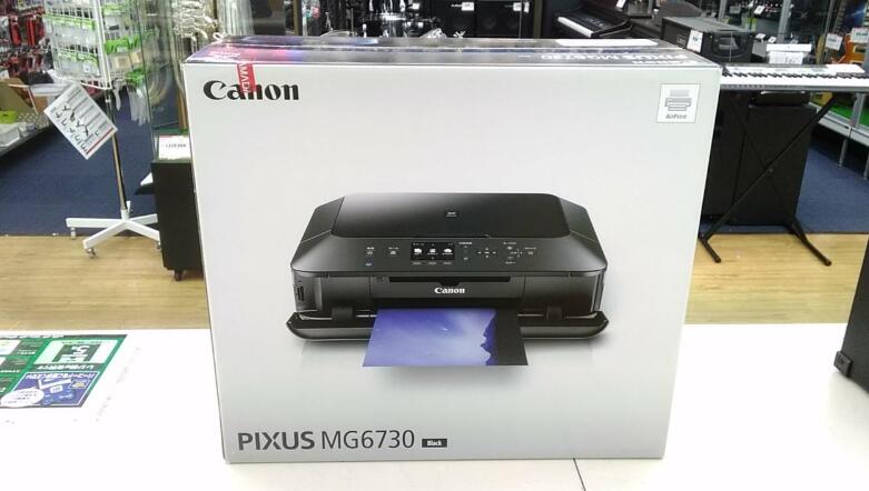 商品情報商品説明【中古・未使用品】旧モデル Canon インクジェットプリンター複合機 PIXUS MG6730 BK ブラック【メーカー名】キヤノン【メーカー型番】PIXUSMG6730BK【ブランド名】キヤノン【商品説明】この度は当商品をご覧いただき、誠にありがとうございます。商品状態について未使用品です。初期不良について当店では、商品到着後1週間以内にご連絡をいただいた初期不良につきましては、返品・交換・修理にて対応させていただいております。万が一不具合がございました場合は、お早めにご連絡ください。商品の色味についてお使いのモニター設定やお部屋の照明環境等により、実際の商品と色味が異なって見える場合がございます。あらかじめご了承くださいますようお願いいたします。在庫について当商品は他モールとの併売商品となっております。そのため、ご注文のタイミングによっては在庫切れとなる場合がございます。その際は、速やかにご連絡させていただきますので、あらかじめご了承ください。発送についてご注文確認後、順次発送の手配を行っております。お届けまでの目安は、3-10日程度となります。ご注文からお届けまでの流れ1．ご注文　ご注文は24時間受け付けております。2．ご注文確認　ご注文後、当店よりご注文確認メールをお送りいたします。3．発送準備期間　お届けまで3-10営業日程度を目安にお考えください。　※海外在庫品の場合は、3週間程度お時間をいただく場合がございます。4．ご入金確認　前払い決済をご選択の場合は、ご入金確認後に発送手配を行います。5．出荷　配送準備が整い次第、商品を出荷いたします。　発送後は、出荷完了メールにてご案内いたします。ご注意事項・お客様都合によるご注文後のキャンセル・返品はお受けしておりません。・誠に恐れ入りますが、電話での対応は行っておりません。　ご質問やお問い合わせは、メッセージまたはメールにてお願いいたします。ご不明な点がございましたら、お気軽にお問い合わせください。最後までお読みいただき、誠にありがとうございます。【中古・未使用品】旧モデル Canon インクジェットプリンター複合機 PIXUS MG6730 BK ブラック 送料無料 5