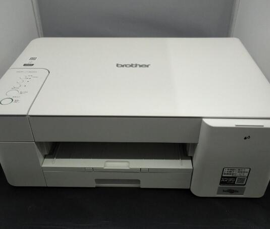 商品情報商品説明【メーカー名】ブラザー工業【メーカー型番】DCP-J1200N【ブランド名】ブラザー工業【商品説明】この度は当商品をご覧いただき、誠にありがとうございます。商品状態について中古品としては使用感が少なく、全体的にきれいな状態です。初期不良について当店では、商品到着後1週間以内にご連絡をいただいた初期不良につきましては、返品・交換・修理にて対応させていただいております。万が一不具合がございました場合は、お早めにご連絡ください。商品の色味についてお使いのモニター設定やお部屋の照明環境等により、実際の商品と色味が異なって見える場合がございます。あらかじめご了承くださいますようお願いいたします。在庫について当商品は他モールとの併売商品となっております。そのため、ご注文のタイミングによっては在庫切れとなる場合がございます。その際は、速やかにご連絡させていただきますので、あらかじめご了承ください。発送についてご注文確認後、順次発送の手配を行っております。お届けまでの目安は、3-10日程度となります。ご注文からお届けまでの流れ1．ご注文　ご注文は24時間受け付けております。2．ご注文確認　ご注文後、当店よりご注文確認メールをお送りいたします。3．発送準備期間　お届けまで3-10営業日程度を目安にお考えください。　※海外在庫品の場合は、3週間程度お時間をいただく場合がございます。4．ご入金確認　前払い決済をご選択の場合は、ご入金確認後に発送手配を行います。8．出荷　配送準備が整い次第、商品を出荷いたします。　発送後は、出荷完了メールにてご案内いたします。ご注意事項・お客様都合によるご注文後のキャンセル・返品はお受けしておりません。・誠に恐れ入りますが、電話での対応は行っておりません。　ご質問やお問い合わせは、メッセージまたはメールにてお願いいたします。ご不明な点がございましたら、お気軽にお問い合わせください。最後までお読みいただき、誠にありがとうございます。【中古・非常に良い】 ブラザー プリンター 大容量ファーストタンク A4インクジェット複合機 DCP-J1200N 送料無料 5