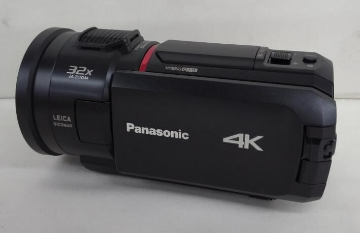 商品情報商品説明・新レンズ・センサー搭載。より広角・高感度な4K高画質が楽しめる。広角25mmのレンズを新搭載。限られたスペースでも広範囲を撮影できます。また、センサーサイズの一画素あたりの面積が従来に比べて1.7倍大きくなったことで、暗い場所での撮影もノイズを抑え、キレイな4K高画質で残します。・「新ハイブリッド手ブレ補正」と「高速AF」で遠くの動く被写体も逃さない。5軸ハイブリッド手ブレ補正に加え、撮影状況や人を見分けて補正する「アダプティブOIS」、微細なブレを滑らかに補正する「ボールOIS機構」を新搭載。「4KハイプレシジョンAF」と共に、遠くの動く被写体もクッキリ残します。・家族全員を一緒に残せる「ワイプ撮り」。メインとサブの2つのカメラで同時に2つのシーンを残せる「ワイプ撮り」。いつもは撮影係のパパの姿も、メインカメラに写っているママや子どもと一緒に記録されます。サブカメラは上下左右に方向を変えられ、ズーム撮影も可能です。【商品説明】この度は当商品をご覧いただき、誠にありがとうございます。商品状態について中古品としては使用感が少なく、全体的にきれいな状態です。初期不良について当店では、商品到着後1週間以内にご連絡をいただいた初期不良につきましては、返品・交換・修理にて対応させていただいております。万が一不具合がございました場合は、お早めにご連絡ください。商品の色味についてお使いのモニター設定やお部屋の照明環境等により、実際の商品と色味が異なって見える場合がございます。あらかじめご了承くださいますようお願いいたします。在庫について当商品は他モールとの併売商品となっております。そのため、ご注文のタイミングによっては在庫切れとなる場合がございます。その際は、速やかにご連絡させていただきますので、あらかじめご了承ください。発送についてご注文確認後、順次発送の手配を行っております。お届けまでの目安は、3-10日程度となります。ご注文からお届けまでの流れ1．ご注文　ご注文は24時間受け付けております。2．ご注文確認　ご注文後、当店よりご注文確認メールをお送りいたします。3．発送準備期間　お届けまで3-10営業日程度を目安にお考えください。　※海外在庫品の場合は、3週間程度お時間をいただく場合がございます。4．ご入金確認　前払い決済をご選択の場合は、ご入金確認後に発送手配を行います。7．出荷　配送準備が整い次第、商品を出荷いたします。　発送後は、出荷完了メールにてご案内いたします。ご注意事項・お客様都合によるご注文後のキャンセル・返品はお受けしておりません。・誠に恐れ入りますが、電話での対応は行っておりません。　ご質問やお問い合わせは、メッセージまたはメールにてお願いいたします。ご不明な点がございましたら、お気軽にお問い合わせください。最後までお読みいただき、誠にありがとうございます。【中古・非常に良い】パナソニック 4K ビデオカメラ HC-WX1M-K 64GB ブラック 送料無料 5