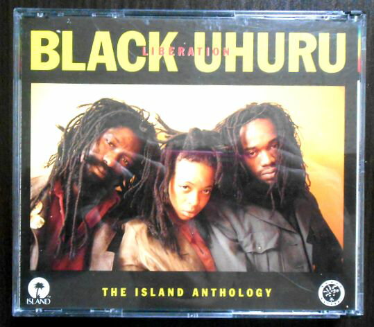 【中古CD】BLACK UHURU LIBERATION THE ISLAND ANTHOLOGY　2枚組　全28曲。 1993年。 1-01 Chill Out 6:00 1-02 Party Next Door (12" Version) 5:54 1-03 Black Uhuru Anthem (Original Mix) 5:35 1-04 Guess Who's Coming To Dinner (12" Version) 6:00 1-05 Shine Eye Gal (Live) 4:29 1-06 Sponji Reggae (12" Version) 10:29 1-07 Wicked Act 3:26 1-08 Botanical Roots (Original Mix) 5:00 1-09 Somebody's Watching You (Original Mix) 5:49 1-10 Utterance 3:42 1-11 Slaughter 4:36 1-12 I Love King Selassie (Live) 1-13 Darkness / Dubness (10" Version) 7:08 1-14 Elements (Original Mix) 3:51 2-01 What Is Life (Original Mix) 5:43 2-02 Youth Of Eglington 5:03 2-03 Youth 3:49 2-04 Right Stuff (10" Version) 5:55 2-05 Whole World Is Africa 5:16 2-06 Happiness (Live) 7:34 2-07 Mondays / Killer Tuesday (10" Version) 6:58 2-08 Solidarity -09 Ion Storm 3:49 2-10 Try It (Original Mix) 5:25 2-11 Bull In The Pen (Original Mix) 5:25 2-12 Sinsemilla 5:09 2-13 Puff She Puff 5:10 2-14 Party In Session (12" Version) 5:33 【コンデション＝非常に良い】デスク2枚とも盤面キズなく奇麗です。プラケース良好です。chronicles（年代記）付き。【中古CD】BLACK UHURU LIBERATION THE ISLAND ANTHOLOGY　2枚組　全28曲。 1993年。 1-01 Chill Out 6:00 1-02 Party Next Door (12" Version) 5:54 1-03 Black Uhuru Anthem (Original Mix) 5:35 1-04 Guess Who's Coming To Dinner (12" Version) 6:00 1-05 Shine Eye Gal (Live) 4:29 1-06 Sponji Reggae (12" Version) 10:29 1-07 Wicked Act 3:26 1-08 Botanical Roots (Original Mix) 5:00 1-09 Somebody's Watching You (Original Mix) 5:49 1-10 Utterance 3:42 1-11 Slaughter 4:36 1-12 I Love King Selassie (Live) 1-13 Darkness / Dubness (10" Version) 7:08 1-14 Elements (Original Mix) 3:51 2-01 What Is Life (Original Mix) 5:43 2-02 Youth Of Eglington 5:03 2-03 Youth 3:49 2-04 Right Stuff (10" Version) 5:55 2-05 Whole World Is Africa 5:16 2-06 Happiness (Live) 7:34 2-07 Mondays / Killer Tuesday (10" Version) 6:58 2-08 Solidarity -09 Ion Storm 3:49 2-10 Try It (Original Mix) 5:25 2-11 Bull In The Pen (Original Mix) 5:25 2-12 Sinsemilla 5:09 2-13 Puff She Puff 5:10 2-14 Party In Session (12" Version) 5:33 【コンデション＝非常に良い】デスク2枚とも盤面キズなく奇麗です。プラケース良好です。chronicles（年代記）付き。