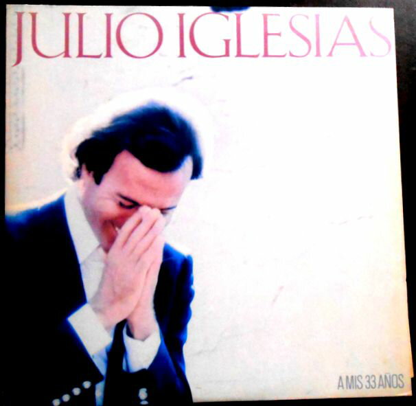 【送料無料】【中古LPレコード】フリオ・イグレシアス　愛・フェスタ -33歳-　全10曲。 発売元：EPIC・ソニー。1978年。 1 Soy Un Truhan, Soy Un Senor (Album Version) 2 SONO IO 3 Si Me Dejas No Vale (Si Mi Losci Non Vale) 4 Por Un Poco De Tu Amor 5 UN GORRION SENTIMENTAL (DOMANI E UN GIORNO IN PIU) 6 SEGUIRE MI CAMINO 7 33 ANOS 8 CADA DIA MAS 9 ?DONDE ESTARAS? 10 Goodbye Amore Mio (Goodbye A Modo Mio) (Album Version) 【コンデション＝良い】帯なし。LP盤面キズなく奇麗です。ジャケット、ライナーとも概ね良好です。定価2.800円。【送料無料】【中古LPレコード】フリオ・イグレシアス　愛・フェスタ -33歳-　全10曲。 発売元：EPIC・ソニー。1978年。 1 Soy Un Truhan, Soy Un Senor (Album Version) 2 SONO IO 3 Si Me Dejas No Vale (Si Mi Losci Non Vale) 4 Por Un Poco De Tu Amor 5 UN GORRION SENTIMENTAL (DOMANI E UN GIORNO IN PIU) 6 SEGUIRE MI CAMINO 7 33 ANOS 8 CADA DIA MAS 9 ?DONDE ESTARAS? 10 Goodbye Amore Mio (Goodbye A Modo Mio) (Album Version) 【コンデション＝良い】帯なし。LP盤面キズなく奇麗です。ジャケット、ライナーとも概ね良好です。定価2.800円。