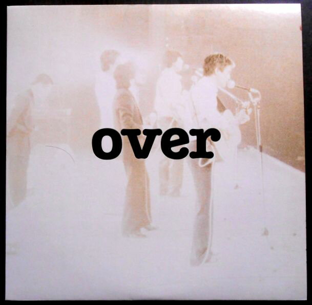 【送料無料　あす楽】【中古LPレコード】オフコース　OFF COURSE OVER　全9曲。 発売元：東芝EMI。1981年。 ★SIDE 1★ 1. 心はなれて 2. 愛の中へ 3. 君におくる歌 4. ひととして 5. メインストリートをつっ走れ ★SIDE 2★ 1. 僕のいいたいこと 2. 哀しいくらい 3. 言葉にできない 4. 心はなれて 【コンデション＝良い】帯なし。LP盤面キズなく奇麗です。ジャケット裏面上部に書き込みがございます。インナースリーブ、ライナーとも良好です。定価2.800円。【送料無料　あす楽】【中古LPレコード】オフコース　OFF COURSE OVER　全9曲。 発売元：東芝EMI。1981年。 ★SIDE 1★ 1. 心はなれて 2. 愛の中へ 3. 君におくる歌 4. ひととして 5. メインストリートをつっ走れ ★SIDE 2★ 1. 僕のいいたいこと 2. 哀しいくらい 3. 言葉にできない 4. 心はなれて 【コンデション＝良い】帯なし。LP盤面キズなく奇麗です。ジャケット裏面上部に書き込みがございます。インナースリーブ、ライナーとも良好です。定価2.800円。