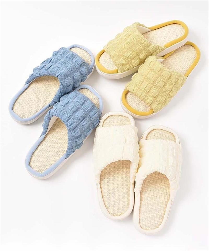 メーカー希望小売価格はメーカーカタログに基づいて掲載していますぽこぽこ感が可愛らしいスリッパ。 インソールはクッション性があり、麻を使用したさらっとした履き心地◎。 底は滑りにくく安定感のある合成底です。 お家での手洗いが出来ます。 ご了承いただきたいこと： ◆モニターにより色の見え方が実際の商品と多少異なることがございます。あらかじめご了承ください。 ◆洗濯の際は色落ちの可能性がありますので単品手洗いでお願いいたします。 ◆商品生地、色合い、装飾部品の色やデザインなど、生産時期によって、差異が生じます。そのため、同じ商品を複数点ご購入の場合、場合によって色、コサージュのデザイン等差異がでる場合がございます。ご了承ください。