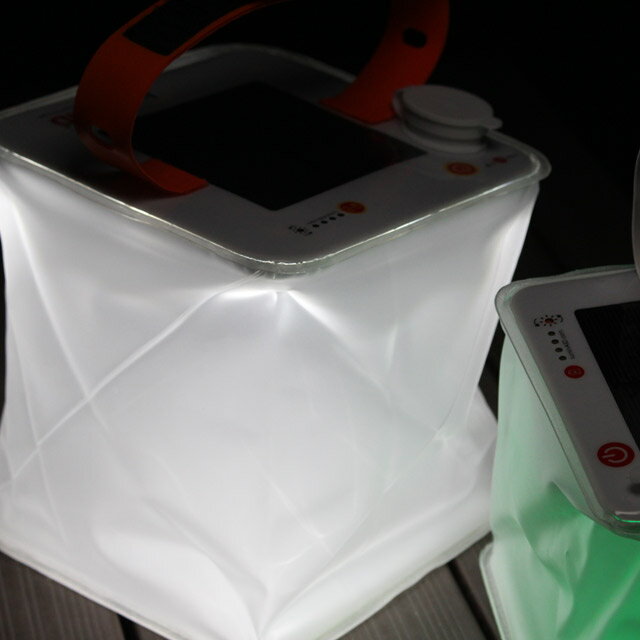 【あす楽】ルミンエイド パックライトヒーロー luminAID Hero 軽さ260g 最高輝度300ルーメンとスマホへの充電機能付き最上位モデル LEDソーラーランタンで最長100時間点灯 4段階調光+SOS機能 USB給電も可能通販格安セール情報 楽天 通販