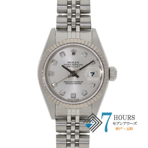 商　品　詳　細 取扱店舗 心斎橋　06-6210-1556 管理番号 142765 ブランド ROLEX／ロレックス 商品名 デイトジャスト26 型　番 79174G シリアル K番 文字盤 シルバー 性　別 レディース 素　材 ホワイトゴールド/ステンレス 動　作 自動巻き サイズ ケース：(約) W:26mm腕周り：(約)15.5cm 付属品 当店オリジナルボックス モデル情報 「69174」の後継モデルとして、1999～2003年頃まで製造されていた「デイトジャスト79174」。 光を反射し輝くフルーテッドベゼルと、繊細なジュビリーブレスレットの組み合わせが、伝統的なロレックスのイメージです。 エレガンスとクラシカルなデザインで女性の腕元を華やかに彩ります。 ダイアル色・ケース素材などの組み合わせは多岐に渡り、非常に多彩なバリエーションが存在するのが最大の魅力です。 免責事項 ※新品・未使用品の商品画像は、同一モデルの画像を使用し掲載致しております。メーカー保護シールの有無に個体差がございますのでご了承下さいませ。また、メーカーにてマイナーチェンジがなされる場合がございますが、在庫品の仕様で販売させていただきますので予めご了承の程お願いいたします。尚、中古品、アンティーク品につきましては現品を撮影しております。 ※光の加減やモニターの設定により、実際の商品と色目が異なる場合がございます。 ※シリアルナンバーや限定番号につきましては、プライバシーの関係上WEBへの掲載を控えております。またお電話でお問い合わせ頂きましてもお答えできません。 ※当店では店頭販売も行っております為、サイトでのご注文と店頭処理との時間差で在庫切れになる場合がございます。予めご了承くださいませ。 また、ご来店にてご購入を希望される場合にも、事前に在庫の確認をお電話かメールにてお問い合わせいただけますようお願いいたします。※現在店頭にて展示中の為、詳細以外の小傷等がある場合もございます。 コンディション 商品ランク Aランク 日　差 -11 オーバーホール - 仕　上 2026年3月 状態コメント 【ガラス】ルーペで見て8時方向に微細なキズが見受けられます。 【ベゼル】光の反射加減により微細なキズが見受けられます。 【ケース】裏蓋に微細なキズが見受けられます。 【ブレス】目立つキズもなく綺麗な状態です。 【バックル】目立つキズもなく綺麗な状態です。 その他部分につきましては特に記載するキズ、打痕、腐食、使用感等はございません。 その他の気になる点、商品詳細についてのお問い合わせ等がございましたらお気軽に取扱店舗にご連絡ください。 商　品　ラ　ン　ク N 一度も使用されていない状態 S 一度も使用されていないが、コマ調整跡がある状態 A 中古品ですが、目立った大きなダメージのない状態 B 中古品の為、小キズ等が見受けられる状態 C 中古品の為、全体的に目立ったキズ等が見受けられる状態 J ジャンク品・難ありの状態