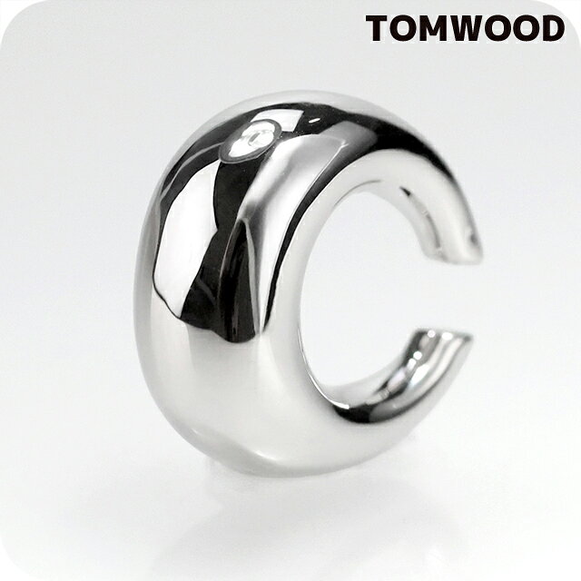 トムウッド イヤーカフ メンズ レディース ブランド バオイヤーカフ アクセサリー 101295 TOMWOOD シルバー ◆Tom Wood（トムウッド）は、スカンジナビアのシンプルさと革新性に根ざした、控えめながらも個性的なデザインで知られるノルウェー発のジュエリーブランドです。2013年にMona Jensen（モナ・イェンセン）によって設立され、伝統的なシグネットリングを現代的に再解釈し、その世界的な人気を牽引してきました。持続可能性への強いコミットメントのもと、品質と環境責任に重きを置いたタイムレスなジュエリーを生み出し続けています。 程よいボリューム感のフープがエレガントなイヤーカフはどんなスタイルにもマッチし、年齢や性別を問わずお使いいただけます。ご自身用はもちろんプレゼントにもおすすめです。関連ワード： ブランド ファッション おすすめ 人気 定番 かっこいい カッコいい かわいい カワイイ カジュアル フォーマル ビジネス スーツ 仕事 就職祝い おしゃれ オシャレ シンプル 大きい 小さい 大きめ 小さめ 春 夏 秋 冬 子供 キッズ 小学生 中学生 高校生 大学生 社会人 大人 オトナ 10代 20代 30代 40代 50代 60代 メンズ レディース 男性 女性 父親 母親 息子 娘 男の子 女の子 男子 女子 恋人 彼氏 彼女 プレゼント ギフト 祝い 贈り物 誕生日 卒園 卒業記念 記念品 クリスマス 母の日 父の日 敬老の日 入学祝い 合格祝い 新生活 新入生 新社会人 新卒トムウッド イヤーカフ メンズ レディース TOMWOOD バオイヤーカフ 101295 シルバー アクセサリー品番101295素材スターリングシルバー925/ホワイトロジウムプレーティングカラーシルバーサイズ（縦×横）：約22×20mm重さ約5g付属品専用BOX保証初期不良のみ対応ジュエリー・アクセサリーの商品一覧はこちら♪