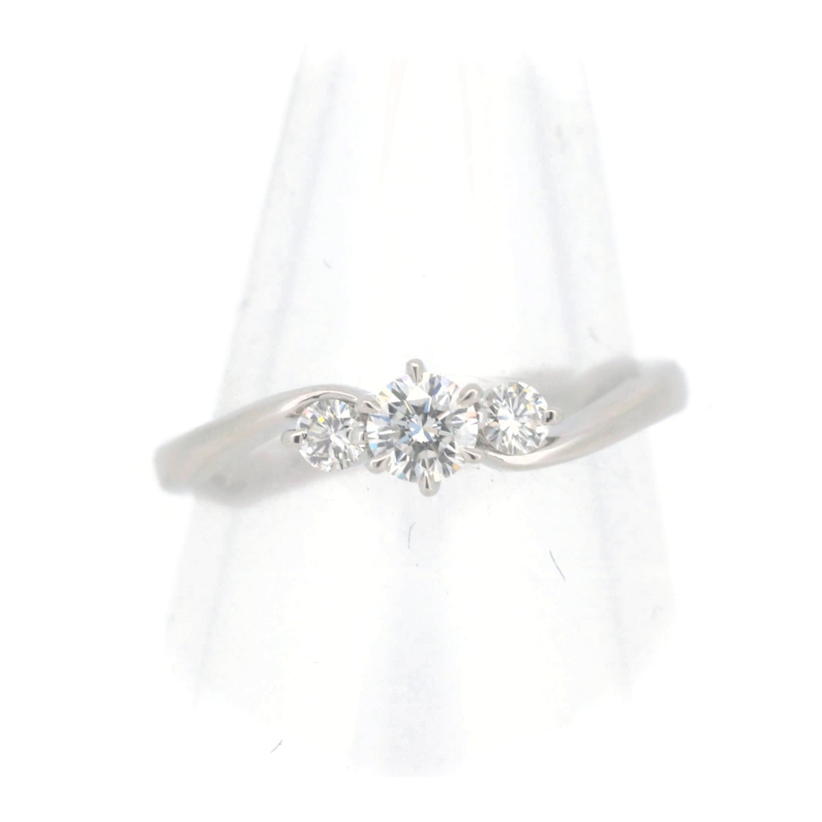 乐天商城 - 【中古】 ロイヤルアッシャー ダイヤモンド リング 0.19CT(F.VS2) 0.10CT 9号 PT900(プラチナ) 質屋出品 【コンビニ受取対応商品】