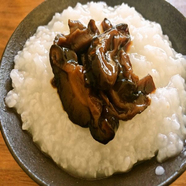【送料別】【西日本産】生椎茸　1パック　約100g【野菜詰め合わせセットと同梱で送料無料】【送料は注文後に個数によって変動】