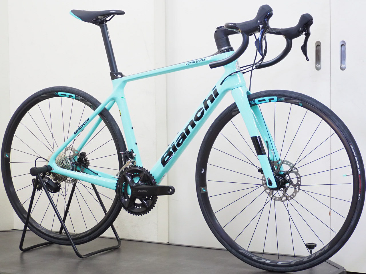 Bianchi (ビアンキ) INFINITO XE(インフィニートXE) DISC 105 12s完成車 2023