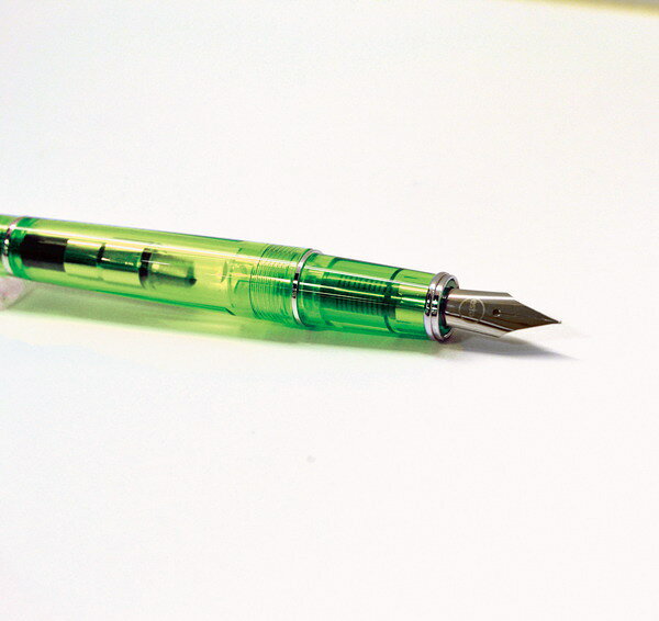 ☆Oeste☆〜West japan Stationer's circle〜 ■オエステ会オリジナル文房具■万年筆　PRERA＜プレラ＞パロットグリーン(オウム)パイロット　OE-PP-004F（細字）/M（中字） 【条件付きネコポス可】[M便 1/3]敬老 敬老の日 ギフト プレゼント 8989usagiya-10027750 倉敷文具RUKARUKA サンプル画像2