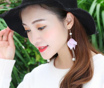 【ピアス 揺れる】 ピアス レディース フラワー 花びら チェーン ロング 【大きめ 大ぶり ぶらさがり アクセ ファッション アクセサリー おすすめ かわいい おしゃれ シンプル プチプラ 可愛い 誕生日 プレゼント ロング 華奢】 母の日 プレゼント 実用的