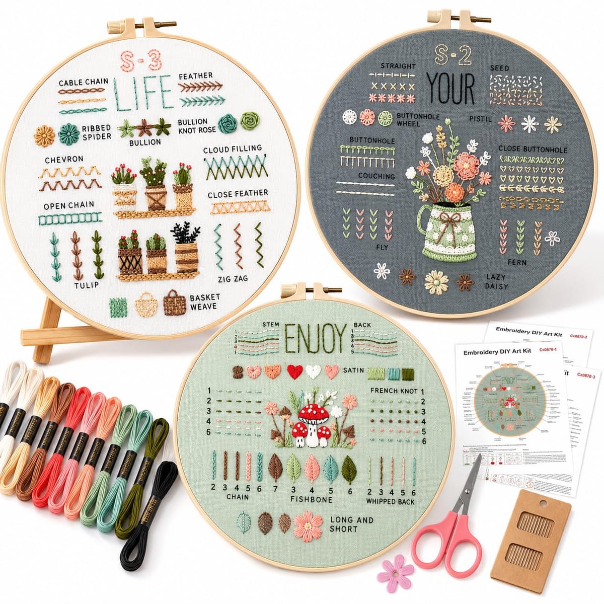 🪡【いろいろなステッチを楽しく練習】 刺繍の基本からさまざまなステッチまで、実際に刺しながら練習できる刺繍キットです。 3種類の図案が入っているので、デザインを楽しみながら少しずつ刺繍の幅を広げられます。🌿【図案プリント済みで始めやすい】 刺繍布にはあらかじめ図案がプリントされています。自分で下絵を描く必要がなく、線や図案を確認しながら刺していけるので、これから刺繍を始めたい方にもおすすめです。📖【写真付きの説明書でステッチを確認】 説明書には、ステッチの刺し方を写真付きで掲載。針を出す位置や糸の動かし方などを写真で確認しながら進められるので、英語が読めなくても手順をイメージしやすくなっています。 ※付属の説明書は英語表記です。📱【英語もスマホで簡単に翻訳】 文章を詳しく確認したいときは、Google翻訳などの翻訳アプリを活用できます。スマートフォンのカメラで説明書を読み取れば、日本語に翻訳しながら確認できて便利です。 ※翻訳アプリは本商品には含まれません。🧵【必要なアイテムがそろったセット】 図案入り刺繍布3枚、刺繍糸、刺繍枠、刺繍針、はさみ、糸通し、説明書など、刺繍を始めるためのアイテムをまとめてセットにしました。道具を一からそろえる手間が少なく、届いたら気軽に始められます。🎨【3種類の図案を楽しめる】 植物やお花、きのこなどを取り入れたナチュラルなデザイン。図案ごとにさまざまなステッチを練習でき、刺し進めるごとに作品が完成していく楽しさを味わえます。🏡【完成後はインテリアとしても】 刺し終わった作品は、刺繍枠にセットしたまま棚やデスクなどに飾ることもできます。ハンドメイド作品としてお部屋のアクセントにしたり、完成した作品を写真に残したりと、作った後も楽しめます。 ※刺繍枠は1個付属しています。3枚の刺繍布を付け替えてご使用ください。🎁【おうち時間やプレゼントにも】 自宅でゆっくり楽しめるハンドメイド時間にはもちろん、刺繍に挑戦してみたい方へのプレゼントにもおすすめ。ひと針ずつ作品ができあがっていく、刺繍ならではの楽しさを気軽に体験できるセットです。 🪡【いろいろなステッチを楽しく練習】 刺繍の基本からさまざまなステッチまで、実際に刺しながら練習できる刺繍キットです。3種類の図案が入っているので、デザインを楽しみながら少しずつ刺繍の幅を広げられます。 🌿【図案プリント済みで始めやすい】 刺繍布にはあらかじめ図案がプリントされています。自分で下絵を描く必要がなく、線や図案を確認しながら刺していけるので、これから刺繍を始めたい方にもおすすめです。 📖【写真付きの説明書でステッチを確認】 説明書にはステッチの刺し方を写真付きで掲載。針を出す位置や糸の動かし方などを写真で確認しながら進められるので、英語が読めなくても手順をイメージしやすくなっています。※付属の説明書は英語表記です。 📱【英語もスマホで簡単に翻訳】 文章を詳しく確認したいときは、Google翻訳などの翻訳アプリを活用できます。スマートフォンのカメラで説明書を読み取れば、日本語に翻訳しながら確認できて便利です。※翻訳アプリは本商品には含まれません。 🧵【必要なアイテムがそろったセット】 図案入り刺繍布3枚、刺繍糸、刺繍枠、刺繍針、はさみ、糸通し、説明書など、刺繍を始めるためのアイテムをまとめてセットにしました。道具を一からそろえる手間が少なく、届いたら気軽に始められます。 🎨【3種類の図案を楽しめる】 植物やお花、きのこなどを取り入れたナチュラルなデザイン。図案ごとにさまざまなステッチを練習でき、刺し進めるごとに作品が完成していく楽しさを味わえます。 🏡【完成後はインテリアとしても】 刺し終わった作品は、刺繍枠にセットしたまま棚やデスクなどに飾ることもできます。ハンドメイド作品としてお部屋のアクセントにも。※刺繍枠は1個付属しています。3枚の刺繍布を付け替えてご使用ください。 🎁【おうち時間やプレゼントにも】 自宅でゆっくり楽しめるハンドメイド時間にはもちろん、刺繍に挑戦してみたい方へのプレゼントにもおすすめ。ひと針ずつ作品ができあがっていく、刺繍ならではの楽しさを気軽に体験できるセットです。