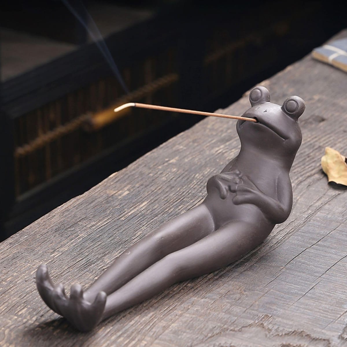 [ハルジオ] お香立て オシャレ お香 香炉 線香立て 可愛い 斜め カエル 蛙 インセンスホルダー 線香 仏壇用 ホルダー お香置き 線香皿 お洒落 お香たて 皿 お香ホルダー かわいい おしゃれ インテリア 雑貨 アンティーク incense hol