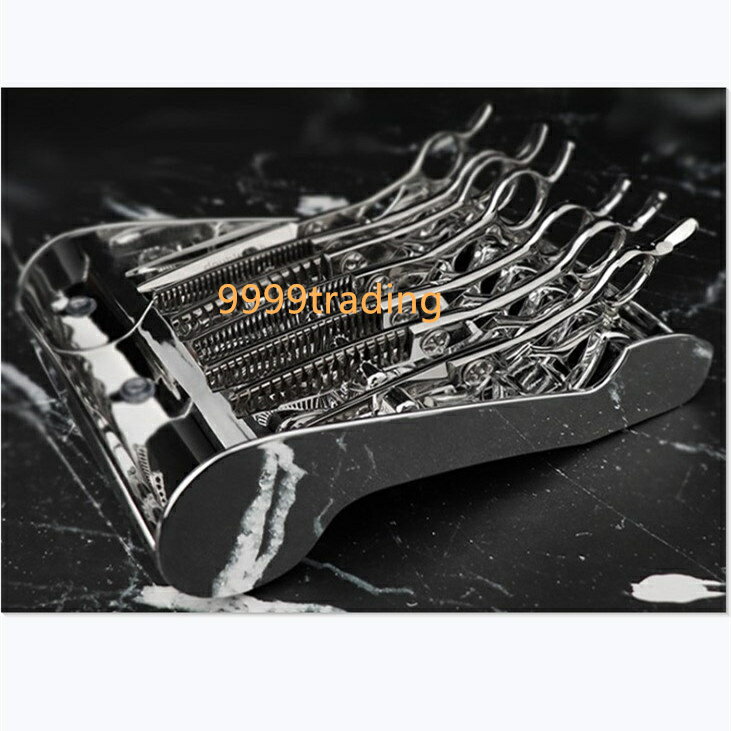 ヘアカット後のハサミを収納するシザーケースです トレイを溝で完全に開き はさみを所定の位置に保持し 片手で簡単にはさみを出し入れします オンラインショップ あす楽 シザー シザーケース 選べる２色 ハサミ 即納 ヘアカットハサミ ケース 美容師 トレー格安 プラスチック