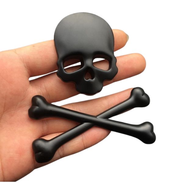 【お買い物マラソンP2倍】3D立体 ドクロ ステッカー エンブレム スカル おしゃれ ガイコツ 両面 テープ 付き プレゼント 髑髏 車用品 カーアクセサリー おしゃれ 女性 男性 人気 カーアクセ 小物 車 ドレスアップ シルバー ブラックの商品画像 2