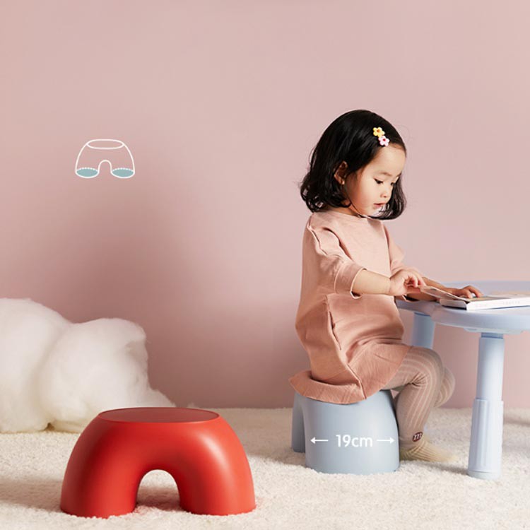 a1cleanonlineshopのキッズチェア 子ども椅子 ロータイプ プラスチック 軽量 滑り止め 重ねられる 持ち運び 足置き リビング 学習 スツール おしゃれ かわいい 小学生 子供イス ダイニング ベビーチェア ギフト｜アングル3