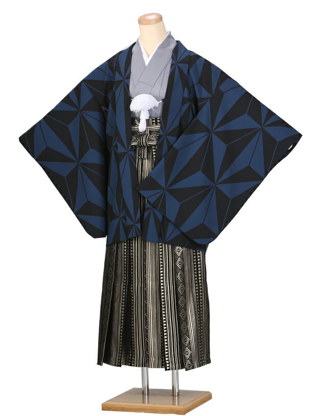 サイズについて ■羽織丈：80cm　肩裄：66cm　袖丈：57cm ■袴丈：85cm（おへそからくるぶしまでの長さです。） ※12歳の標準サイズに調整済みです。 ※小物はこちらでコーディネートさせて頂きます。 ※こちらの商品の長襦袢は、袖なしタイプになります。 肌襦袢は付属いたしませんので、U首のシャツなどの肌着をご用意下さい。 なお、こちらの商品につきましては、 箱タイプでの配送となります。 対応身長 150cm〜155cm前後 〜〜予約状況〜〜