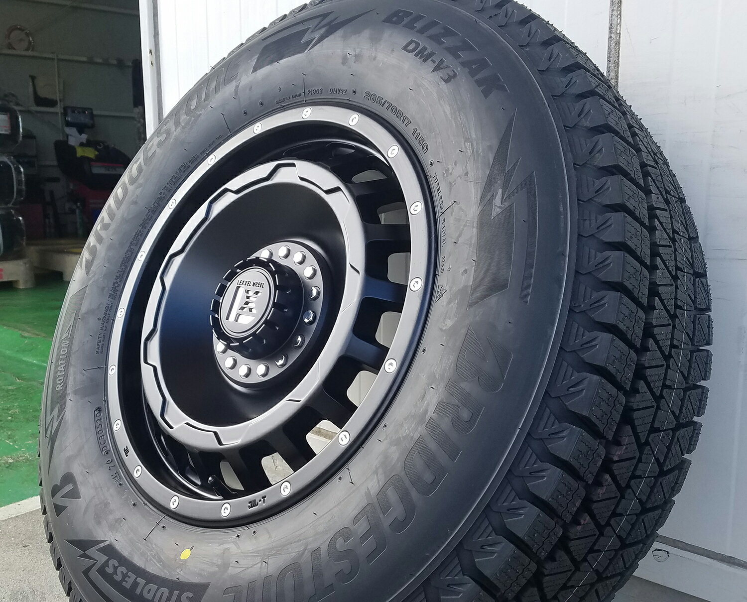 JL JK ラングラー スタッドレスタイヤホイールセット 17インチ レクセル スワッガー ブリヂストン ブリザック DM-V3 265/65R17 265/70R17