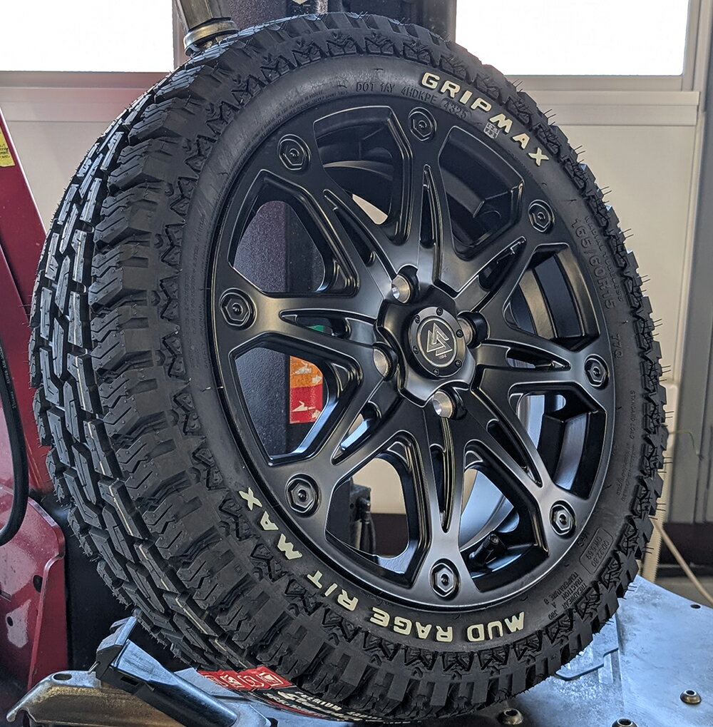 デリカミニ ハイゼットジャンボ ハスラー タフト ウェイク エブリィ アトレーワゴン ハイゼット 15インチ GRIPMAX グリップマックス MUD RAGE RT MAX 165/60R15 ホワイトレター