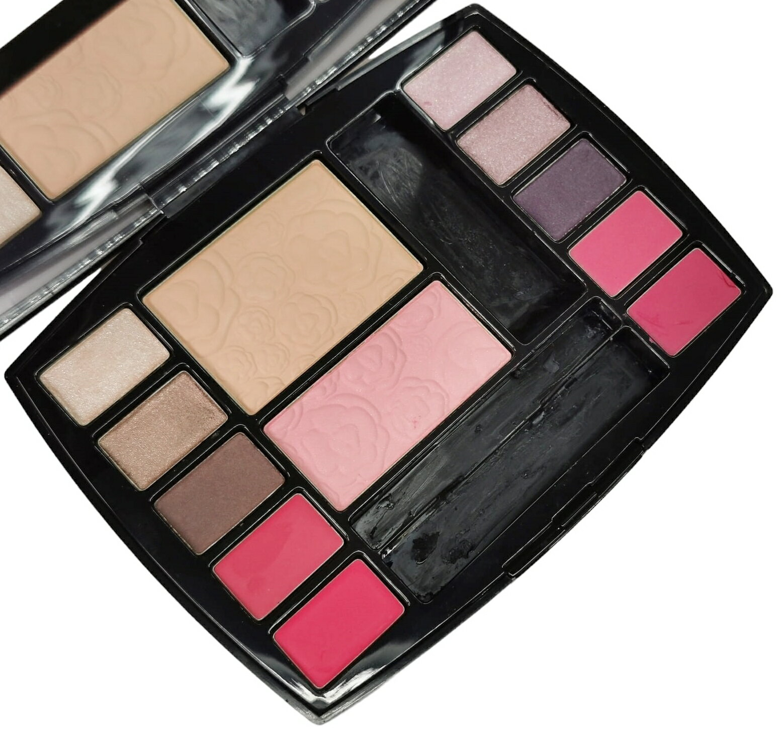 【アウトレット ワケアリ】CHANEL TRAVEL MAKEUP PALETTE“HARMONIE DE CAMELIAS”シャネル トラベル メイクアップ パレットハーモニー ドゥ カメリアミラー付パレット※アウトレット理由を参照してください。※ラッピング不可