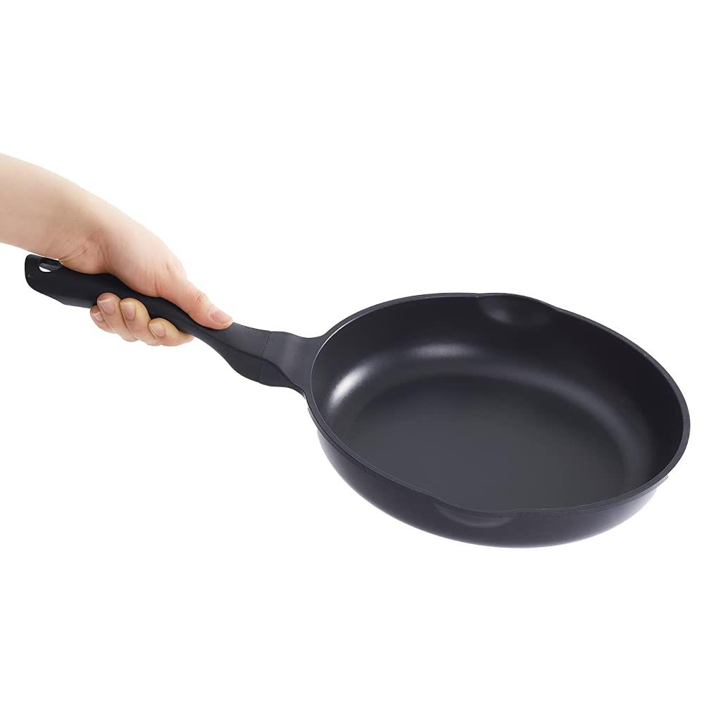 アイリスオーヤマ フライパン 軽量 28cm ガス火専用 こびりつかないダイヤモンドコート 片手でラクに持てる 注ぎ口付き 片手で簡単 GVL-F28