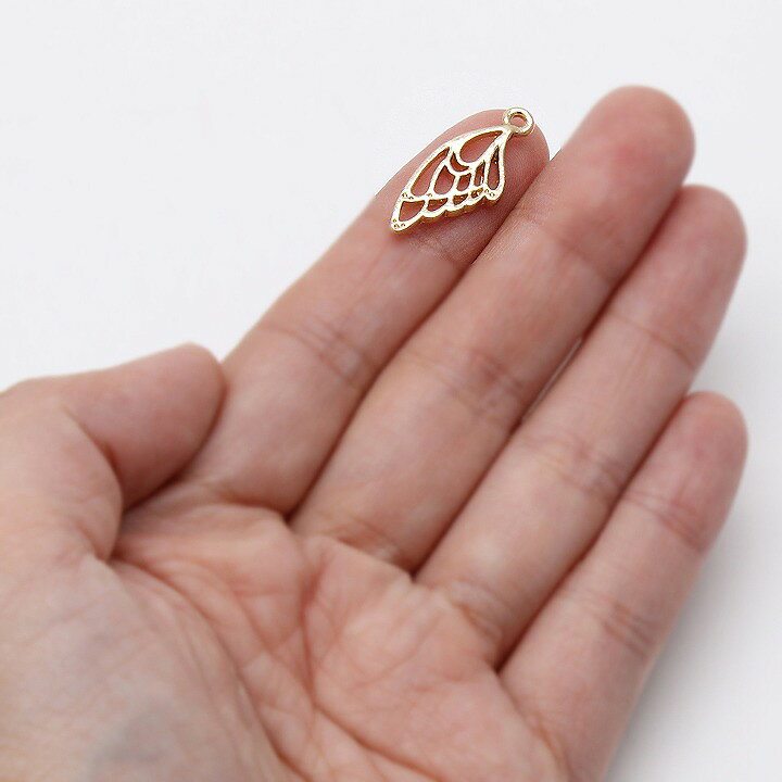 アクセサリー チャーム パーツ 透かし片翅 蝶々 約9×20mm ゴールド 10個