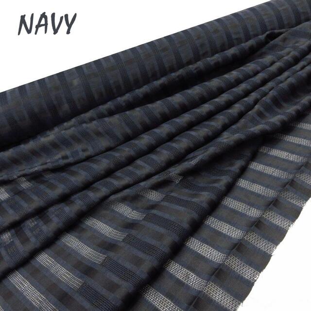 【 10cmの価格です 】【 10cmから販売致します 】サラっとシャリ感のある生地です♪ ポリエステルシャンタン絡み透かし織 ♪ ポリエステル♪ ダークネイビ...