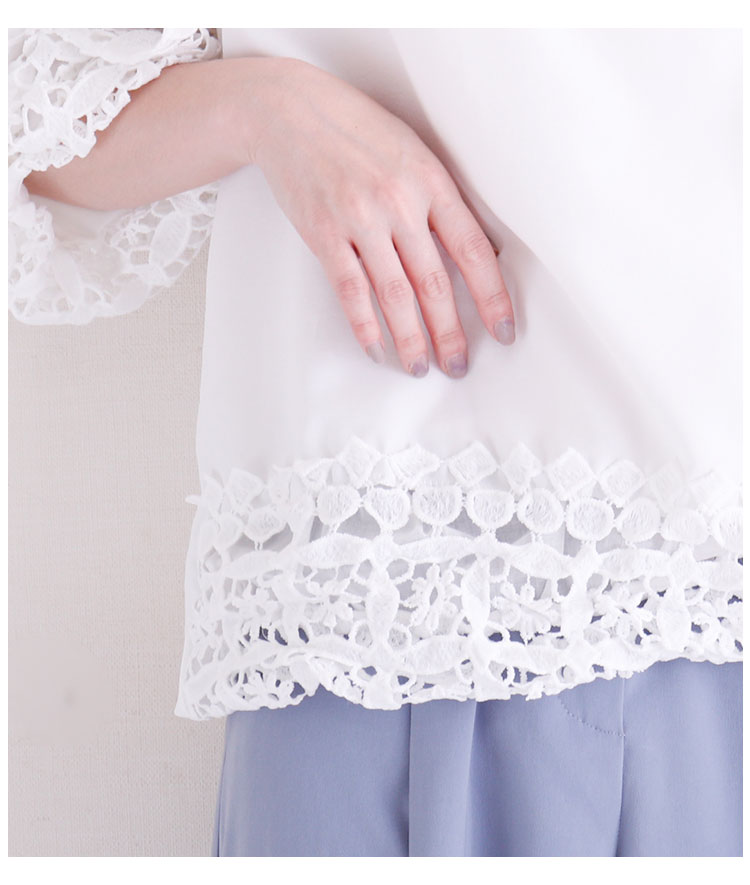 レースあしらうバルーン袖シャツトップス トップス シャツ カットソー Tシャツ レース 無地 アシンメトリー ワイド ホワイト 白 夏 五分袖 ミディアム丈 可愛い 綺麗め お洒落 40代 50代 60代 レディースファッション サワアラモード otona kawaii ◆alamode a-la-mode-10005915 ALAMODE アラモード サンプル画像3