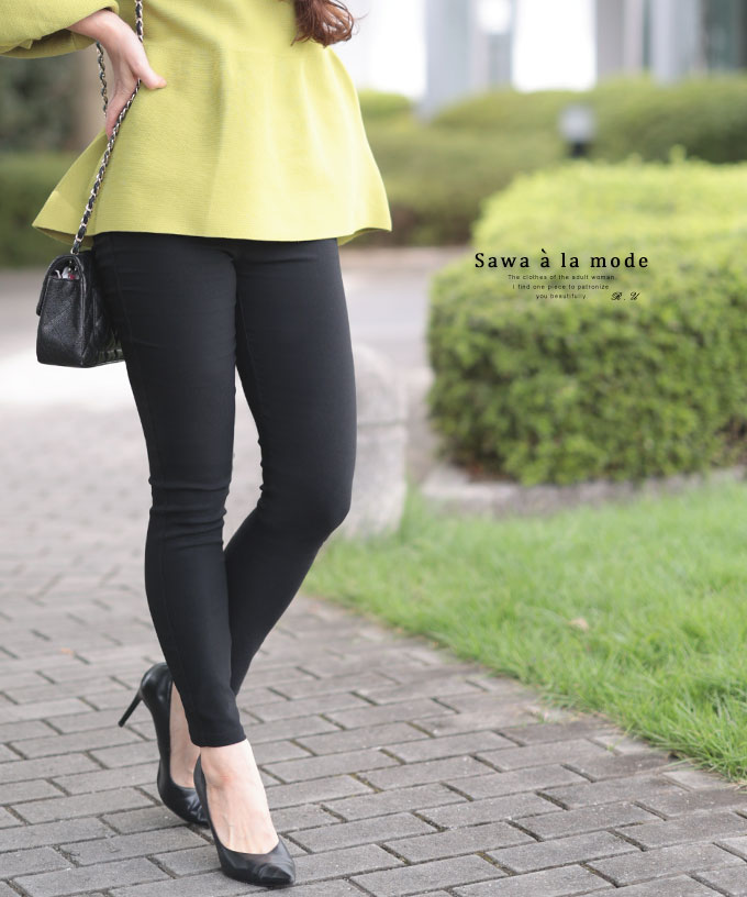 These rayon-blend leggings create a flattering silhouette with their irresistibly comfortable fit. Perfect for women's fashion, these leggings are a stylish choice for women in their 40s, 50s, and 60s. A sophisticated and cute style from Sawaalamode.