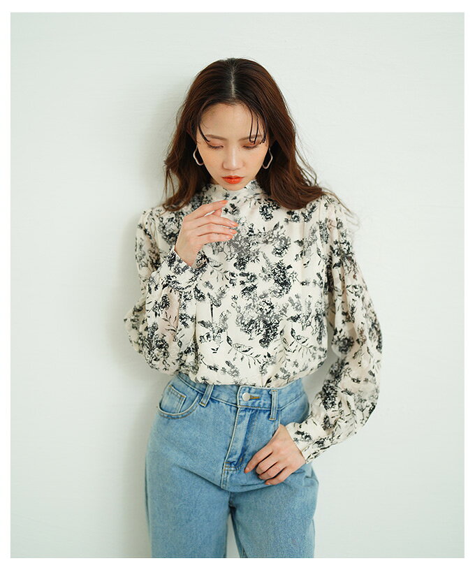 バックリボンが目を惹くボタニカル柄シアーシャツブラウス レディース ファッション トップス ブラウス シャツ ブラック 大人可愛い 40代 レディースファッション 50代女性 ファッション 60代 ミセスファッション サワアラモード sawaalamode otona 【3月29日20時販売新作】 a-la-mode-10013872 ALAMODE アラモード サンプル画像2