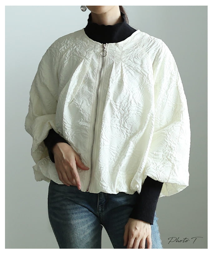 立体感で魅せるローズ柄ジャガードノーカラーブルゾン レディース アウター ジャケット ジャカード 七分袖 ノーカラー ゆったり きれいめ 秋 冬 秋服 冬服 30代 40代 50代 60代 アラモード alamode otona 大人 kawaii 可愛い 洋服 かわいい服 【10月12日20時販売新作】 a-la-mode-10015241 ALAMODE アラモード サンプル画像2