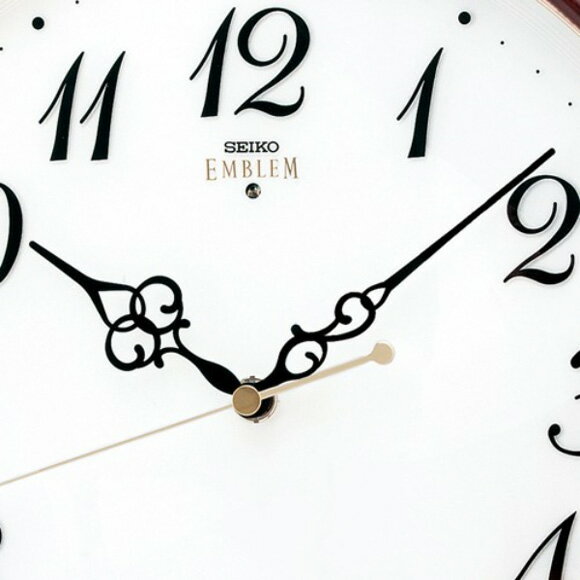 【エントリーで2個以上購入でP5倍・3個以上購入でP10倍】セイコー (SEIKO) EMBLEM 掛け時計 電波時計 おやすみ秒針 スイープ 音がしない 静音タイプ 木枠 HS554B