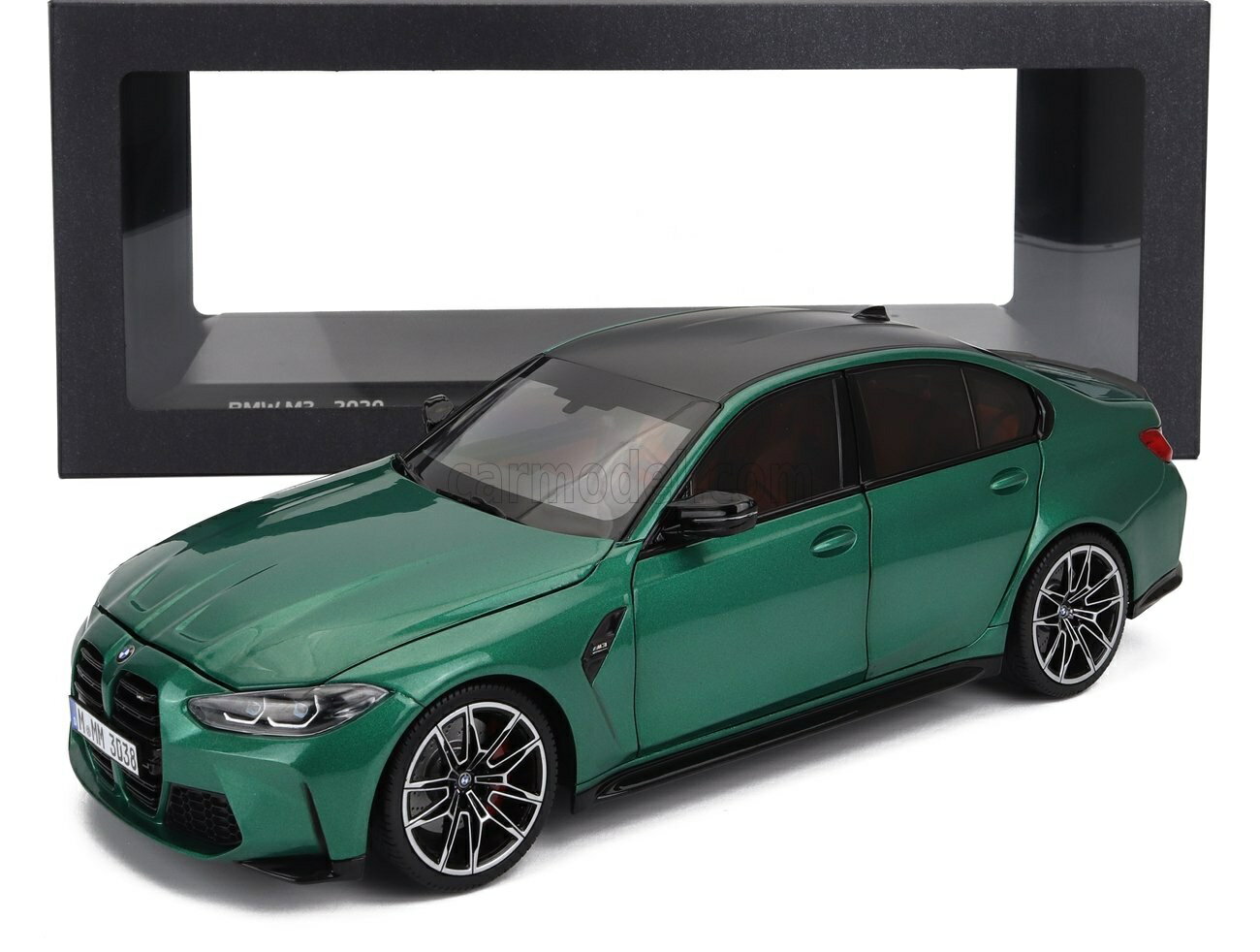 Scale: 1/18 Manufacturer code: 80435A51948 Colour: GREEN MET BLACK Material: die-cast Year: 2020 EAN: 80435a51948