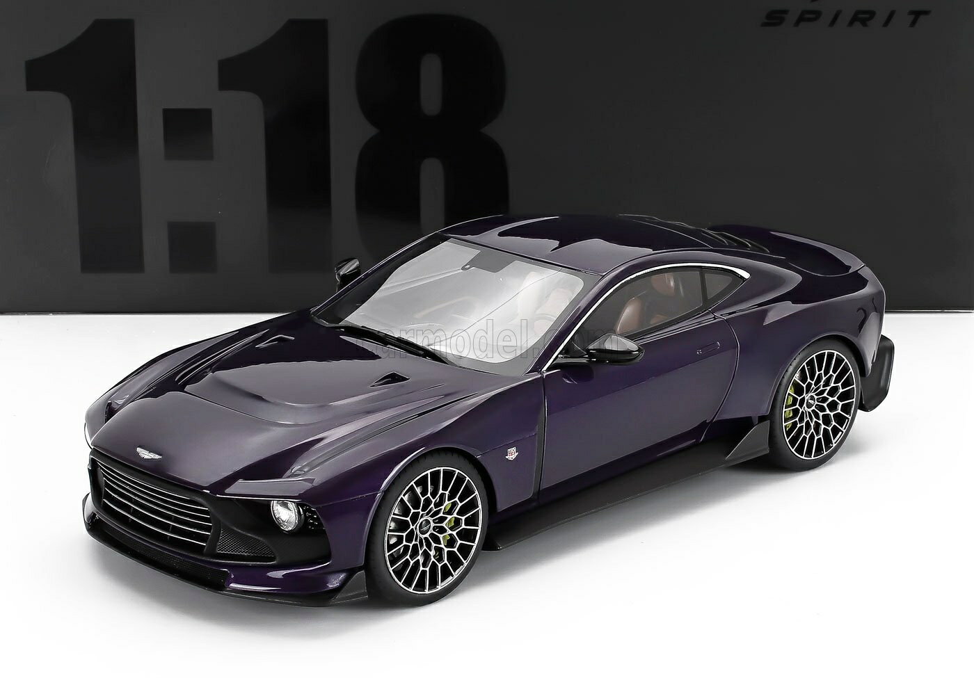 Rakuten - ミニカー 1/18 アストンマーチン VALOUR GT-SPIRIT 1/18 ASTON MARTIN VALOUR 2023 PURPLE GT944