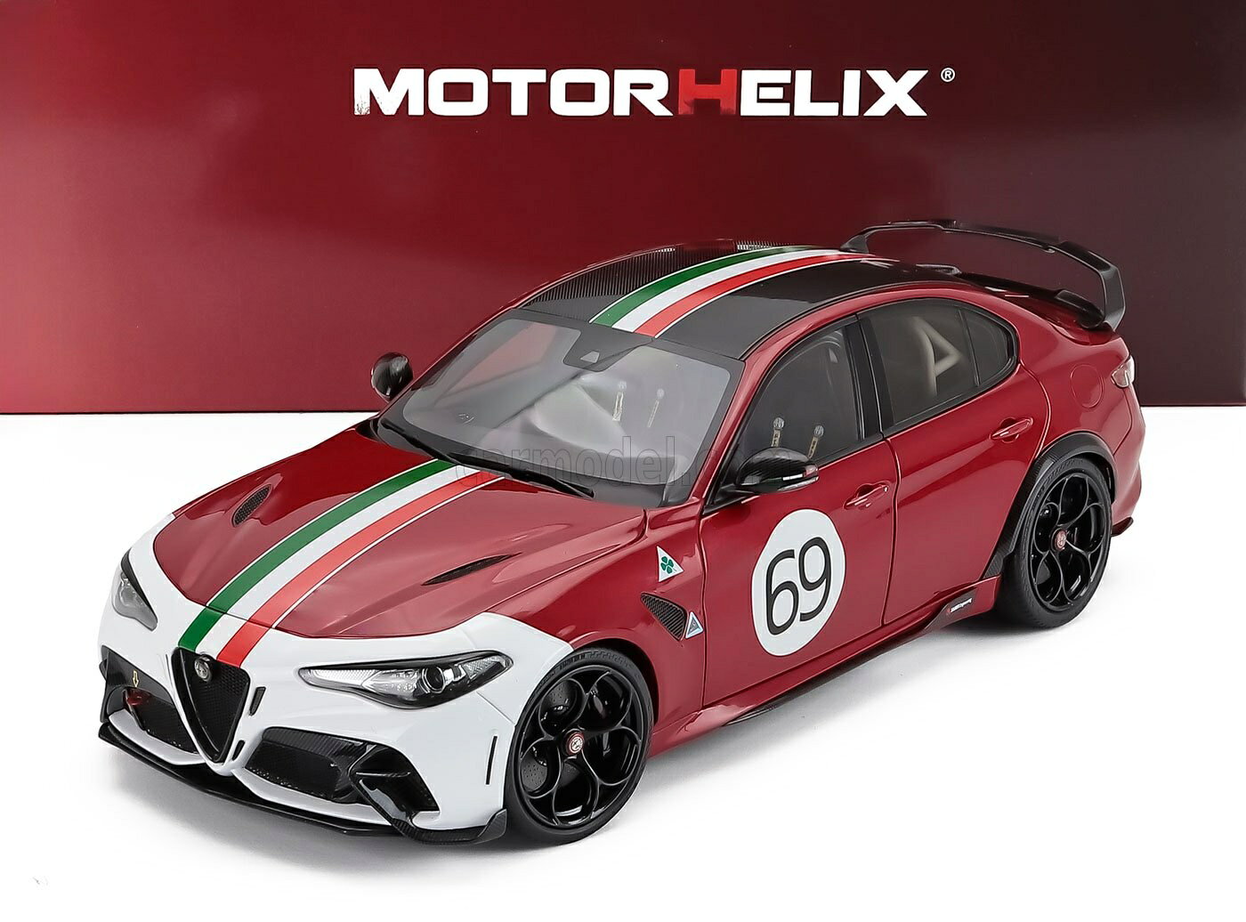 Rakuten - ミニカー 1/18 アルファロメオ ジュリア GTAm MOTORHELIX 1/18 ALFA ROMEO GIULIA GTAm N 69 RACING 2021 RED WHITE M89010